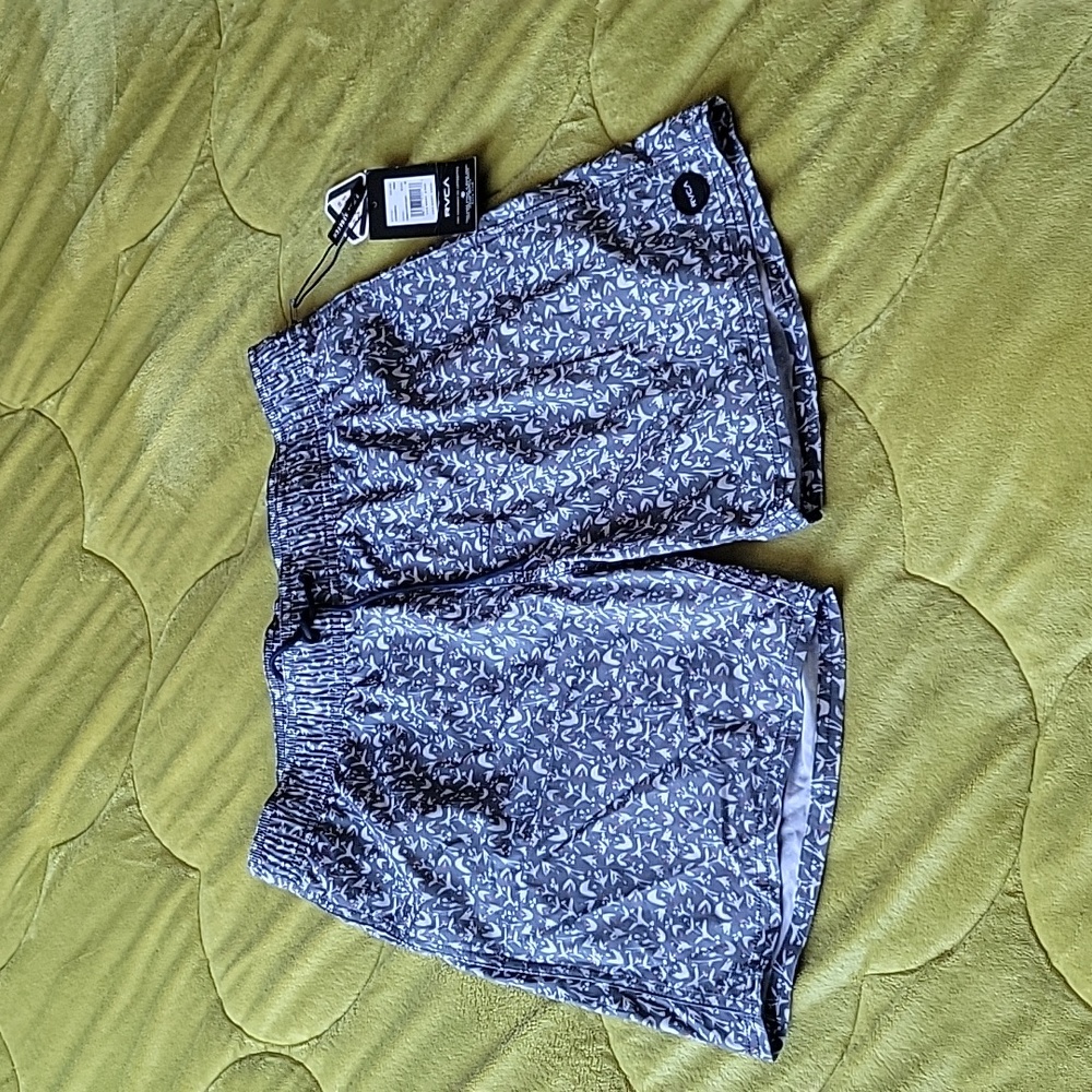RVCA stretch swim trunk sz M